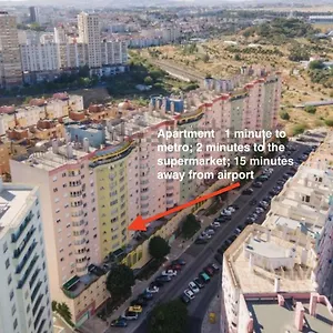 Apartamento 1-minute Walk To The Metro And 2 To The Supermarket, Lisboa